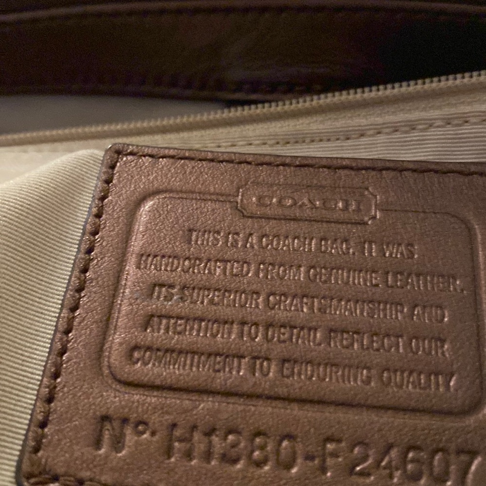 Authentic Coach pocketbook